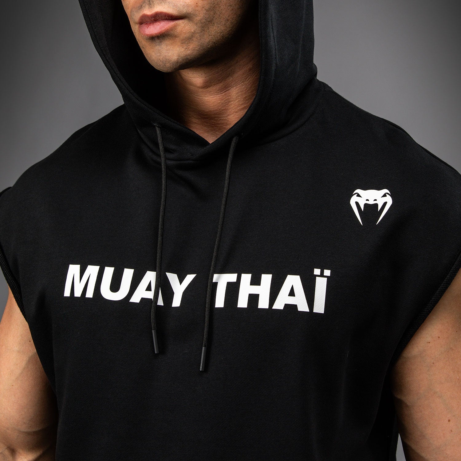 Bezrękawnik Venum Muay Thai VT z kapturem  - Image 3