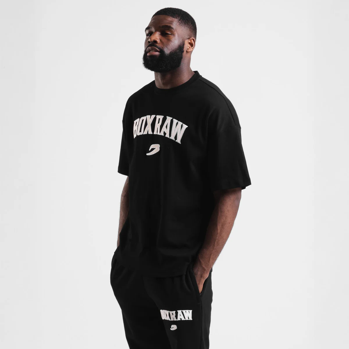 T-shirt Boxraw East Street Oversize Czarny  - Image 3