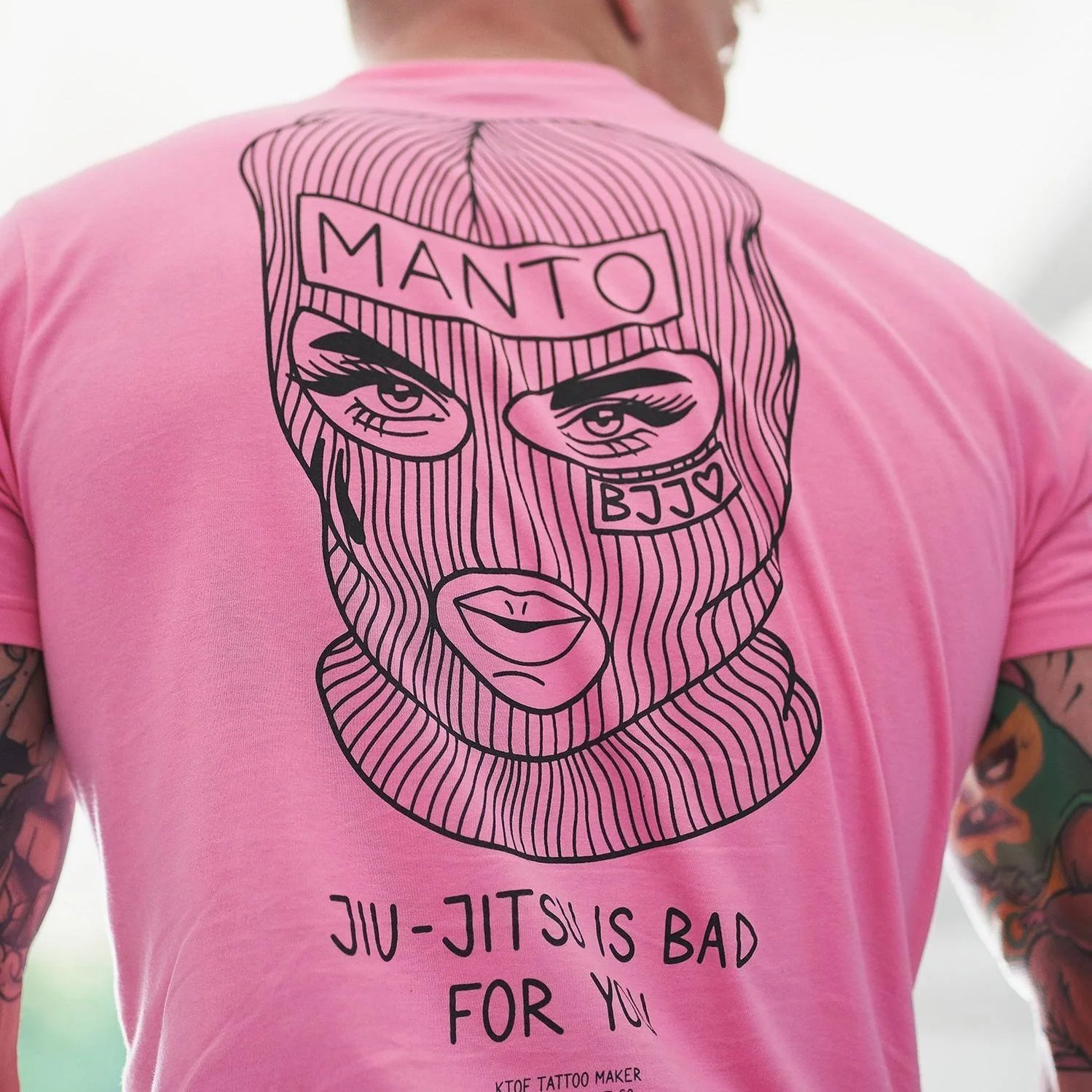 T-shirt Manto x KTOF Balaclava Różowa  - Image 5
