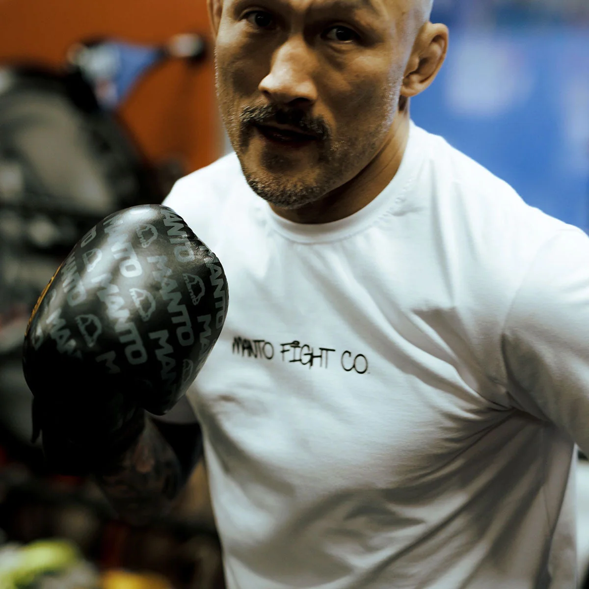 T-shirt Manto x KTOF Gloves Biały  - Image 4