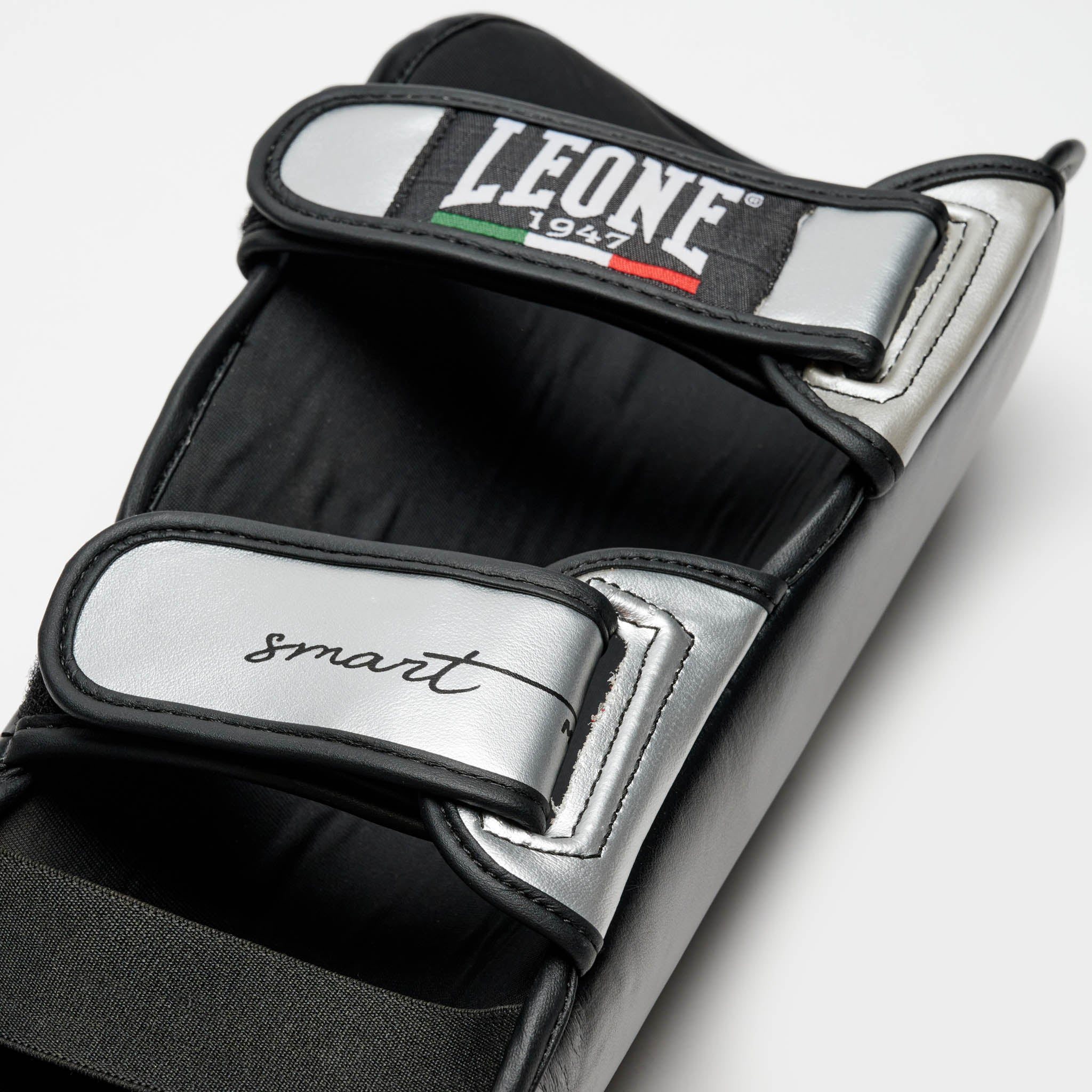 Ochraniacze piszczele Leone Smart PT135 z parapodstawą  - Image 7