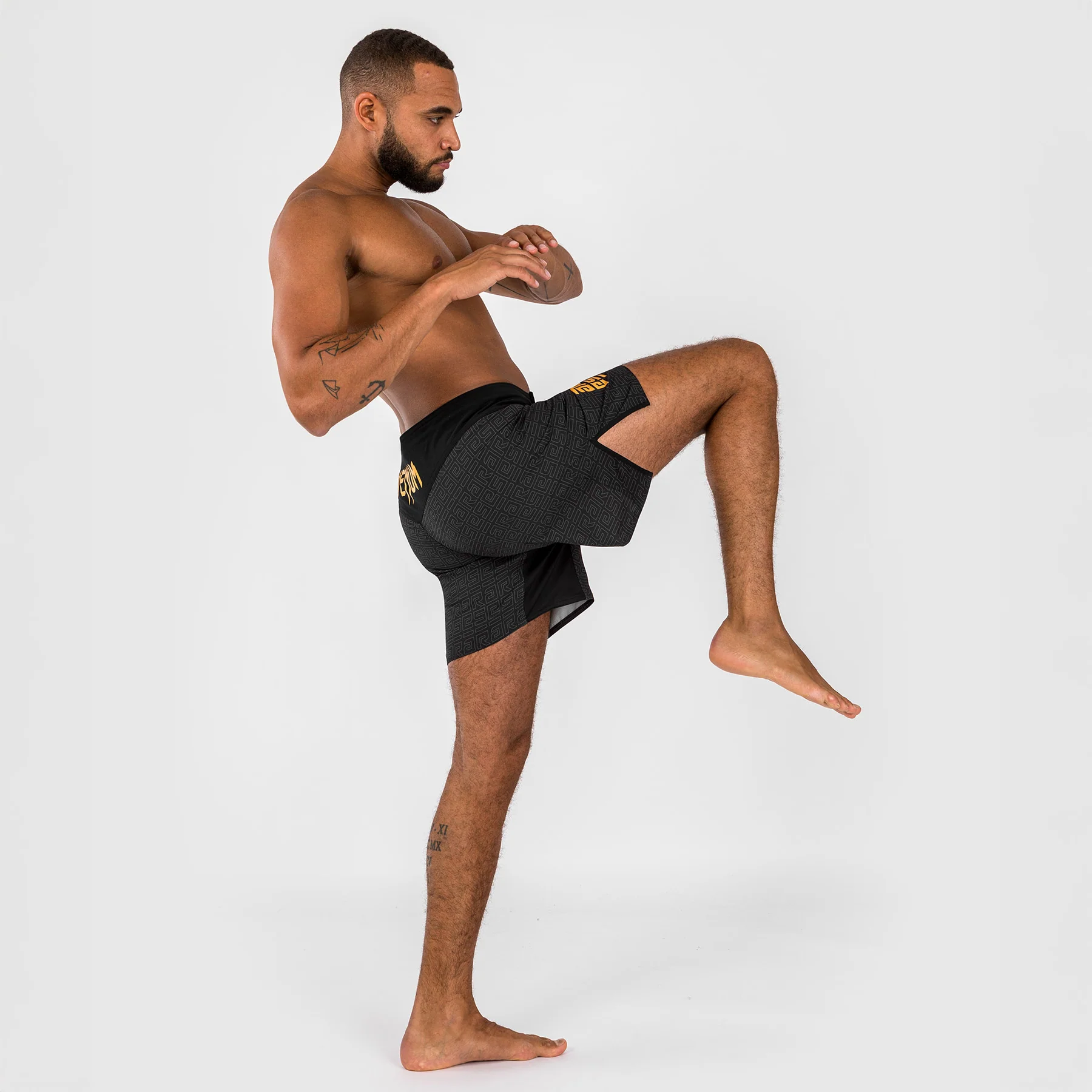 Spodenki MMA Venum X Ares 2.0 Czarny-złoty  - Image 2