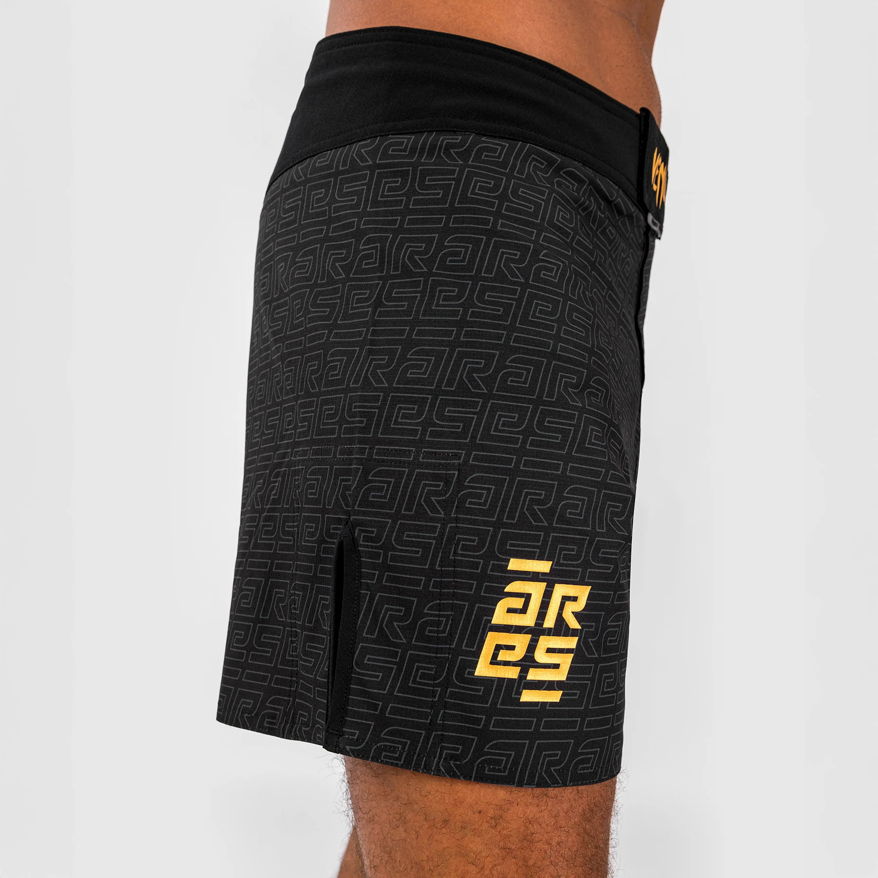 Spodenki MMA Venum X Ares 2.0 Czarny-złoty  - Image 9