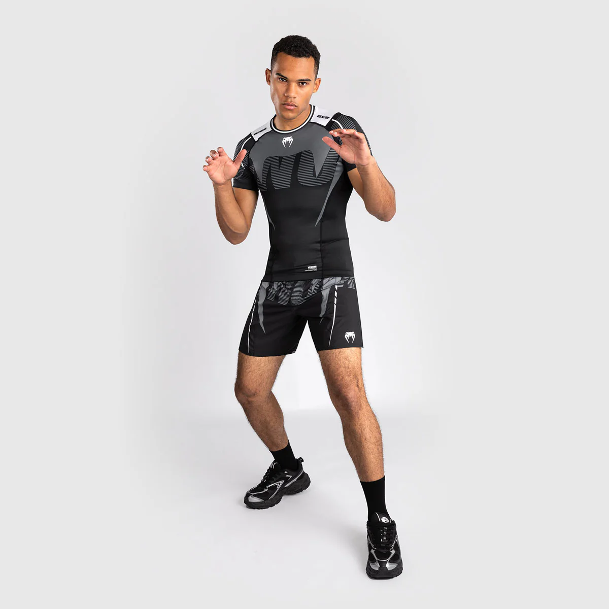 Rashguard Venum Adrenaline krótki rękaw czarno-szary  - Image 3