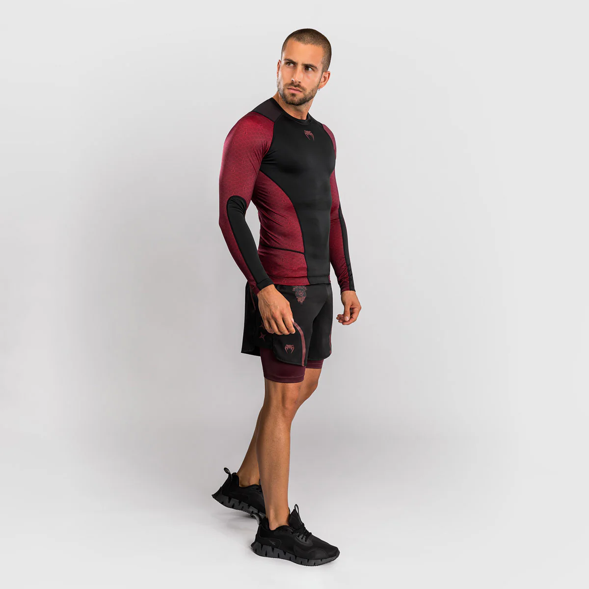 Rashguard Venum Assassin's Creed Shadows długi rękaw Czerwono-czarny  - Image 6