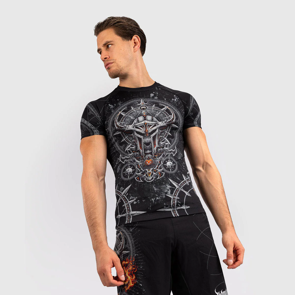 Rashguard Venum Gladiator 5.0 krótki rękaw Czarny-Srebrny  - Image 2
