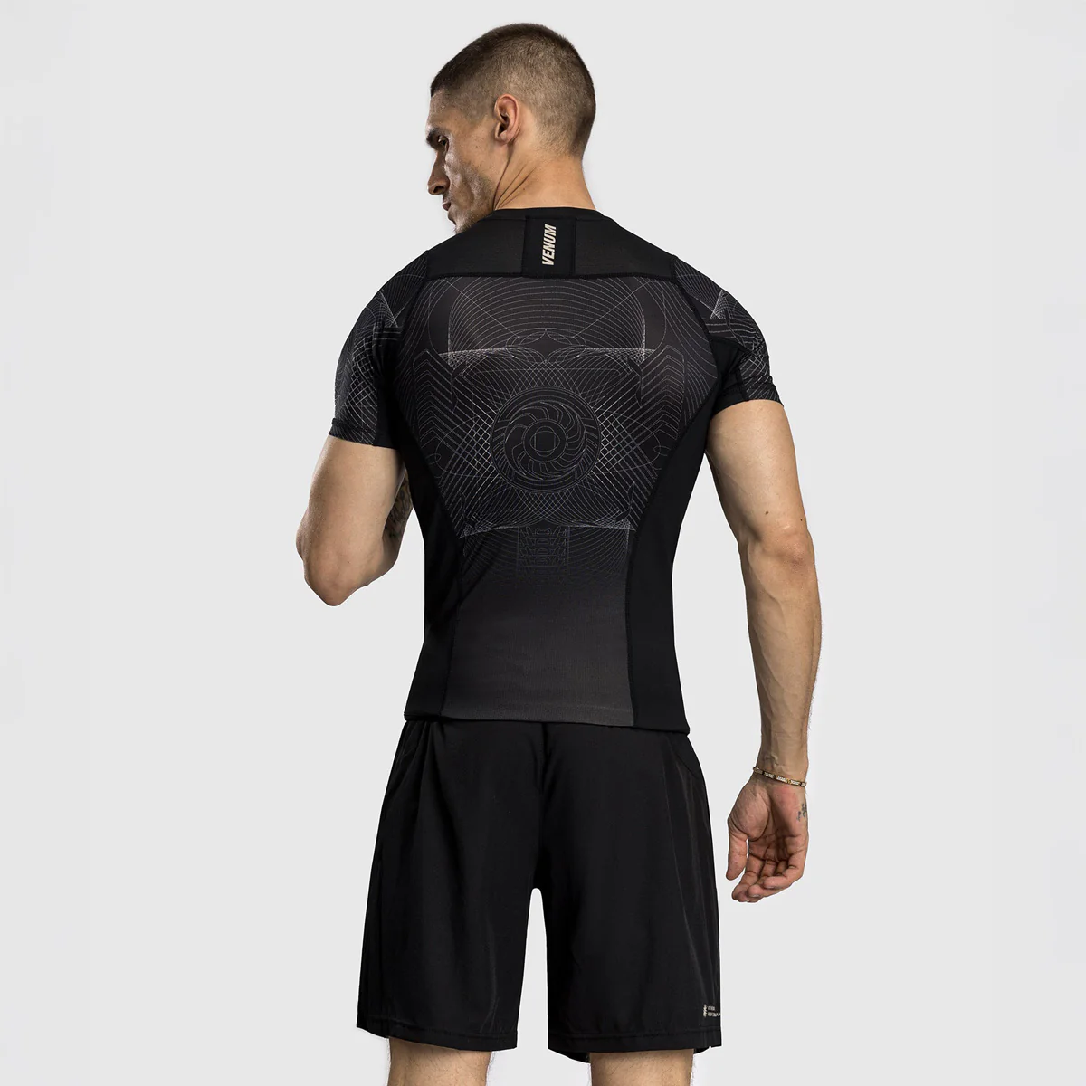 Rashguard Venum G-Fit Air krótki rękaw Czarny-piaskowy  - Image 4