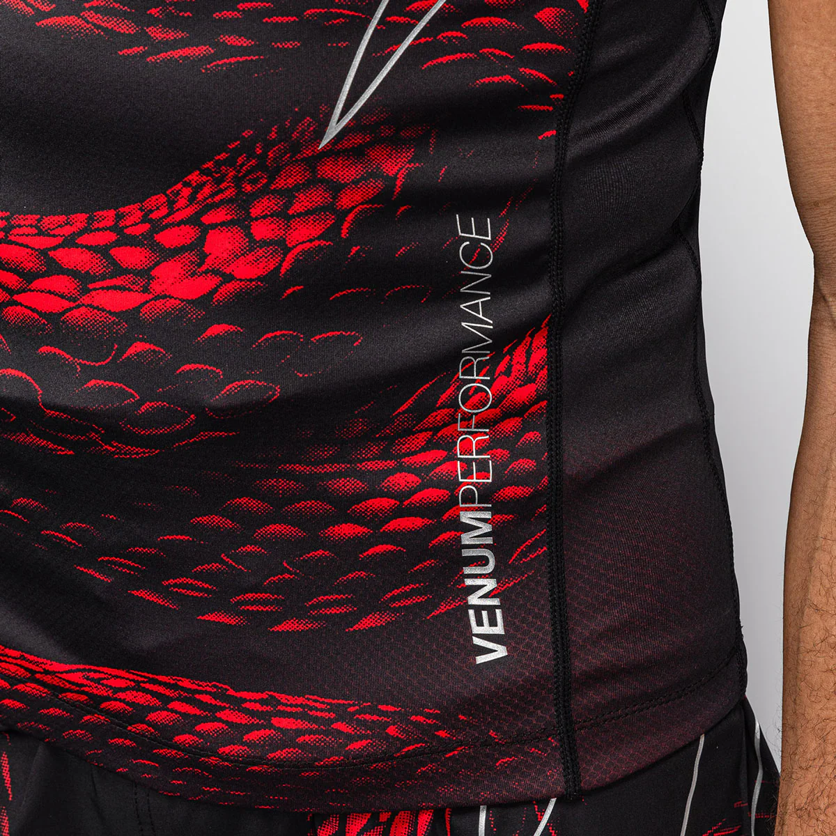 Rashguard Venum Matupa krótki rękaw Czarny-czerwony  - Image 6