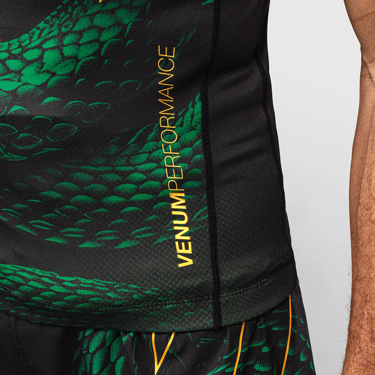 Rashguard Venum Matupa krótki rękaw czarno-zielony  - Image 6