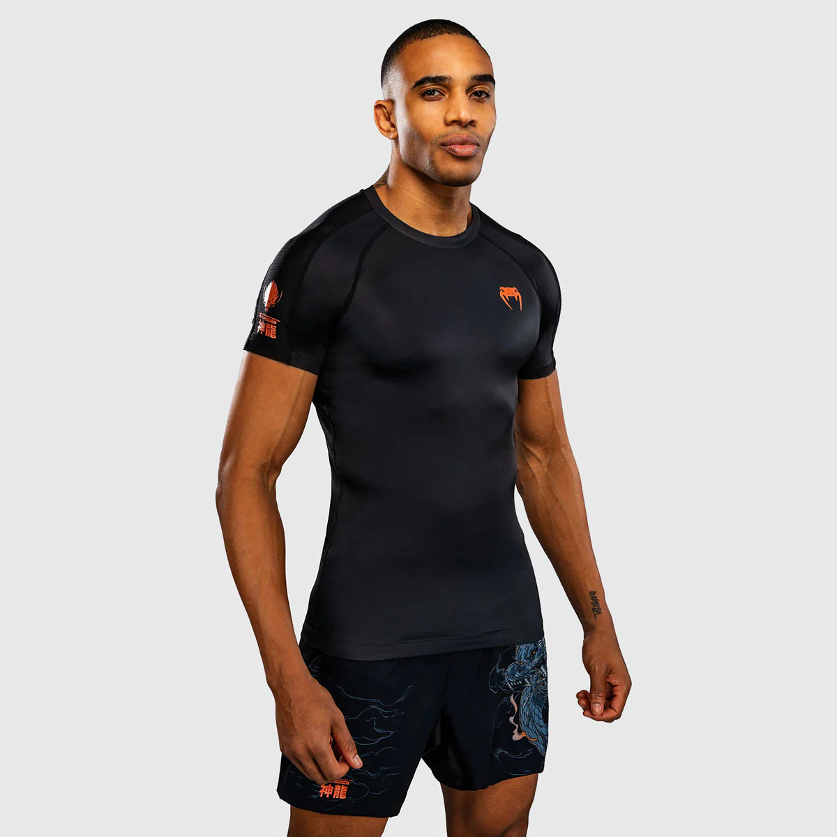 Rashguard Venum Thunder Dragon czarny z krótkimi rękawami  - Image 3