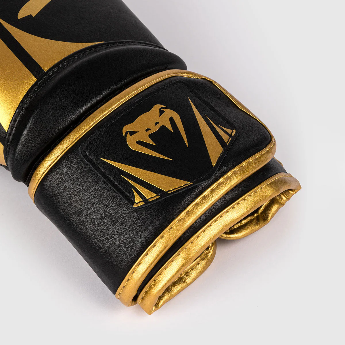 Rękawice bokserskie Venum Challenger 2.5 Czarny-złoty  - Image 3