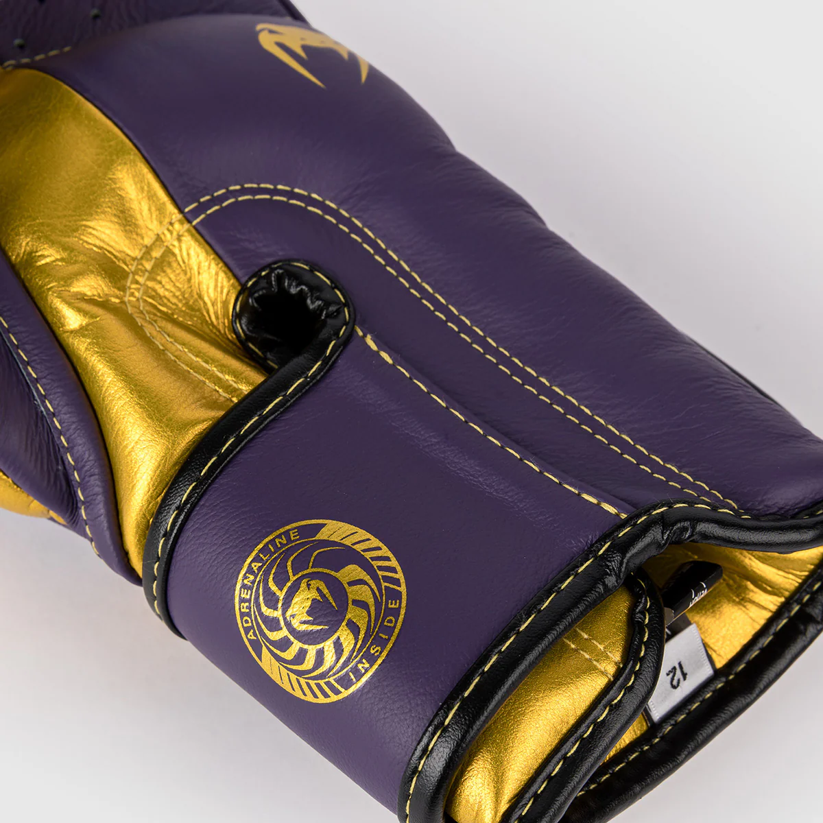 Rękawice bokserskie Venum Giant 3.0 Special Edition Fioletowo-złoty  - Image 4