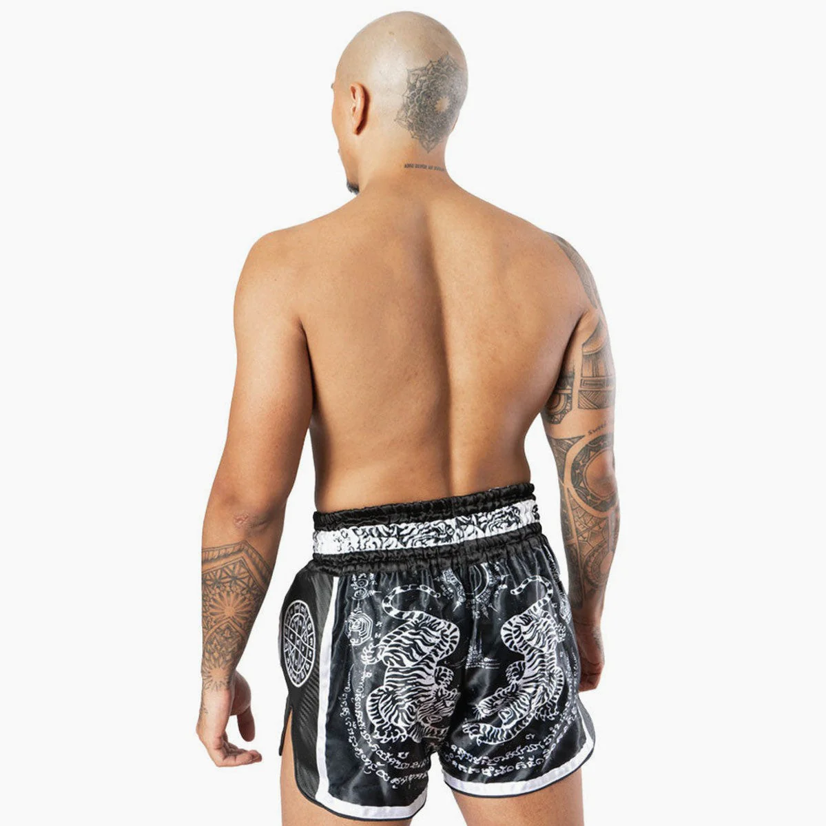 Spodenki kick-thai 8 Weapons Carbon Sak Yant Tigers  - Image 7