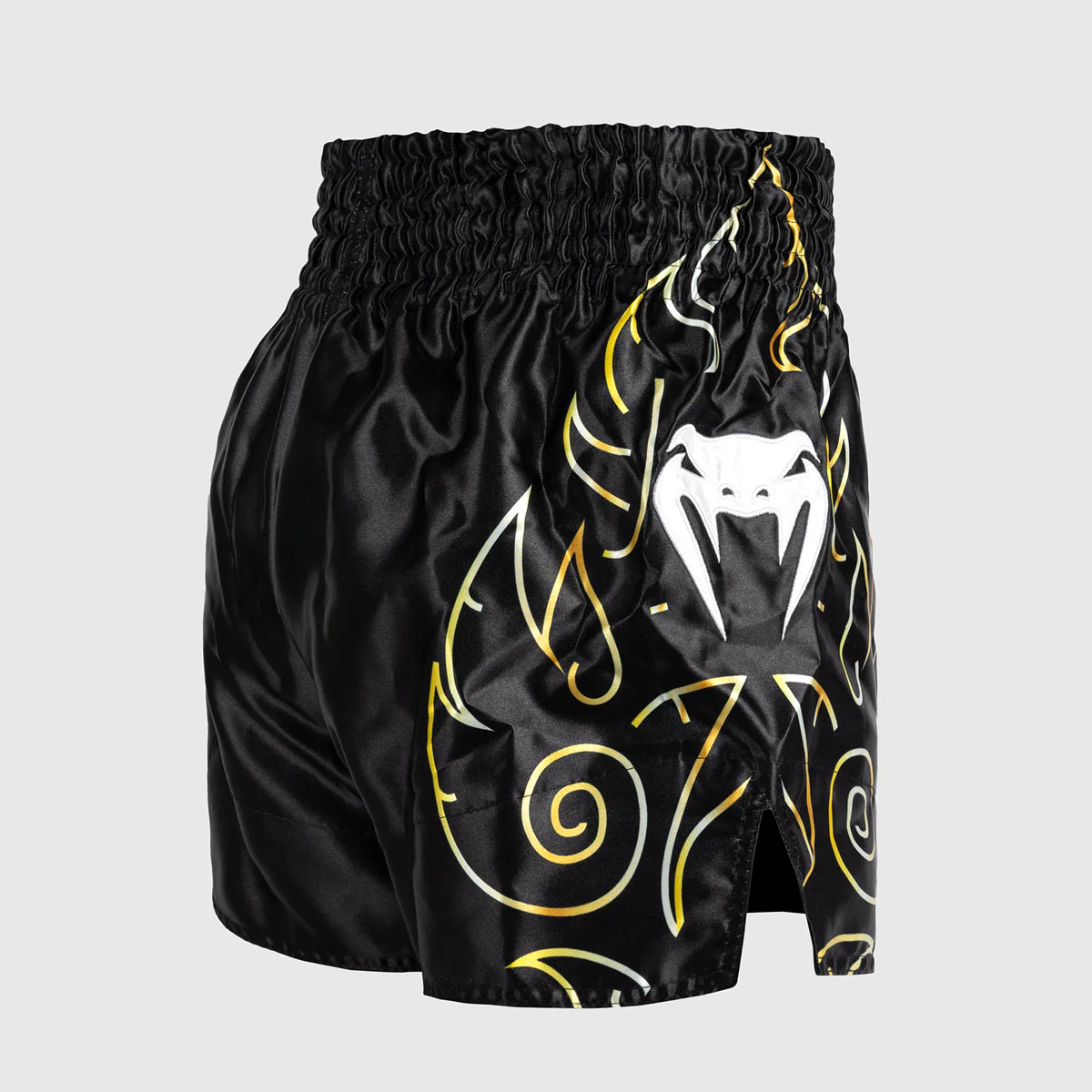 Spodenki kick-thai Venum VTC Flames Czarny-złoty  - Image 3