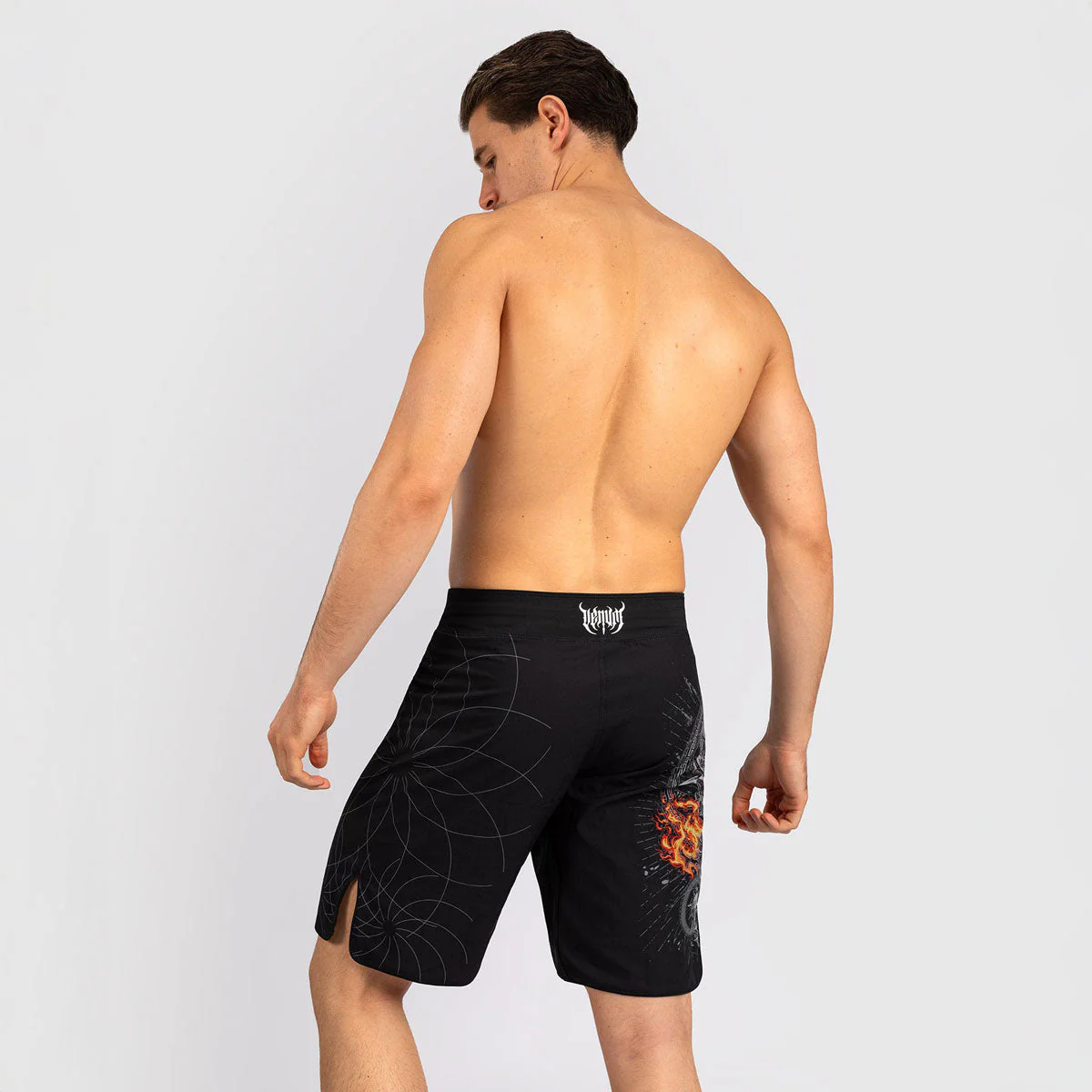 Spodenki MMA Venum Gladiator 5.0 Czarny-Srebrny  - Image 3