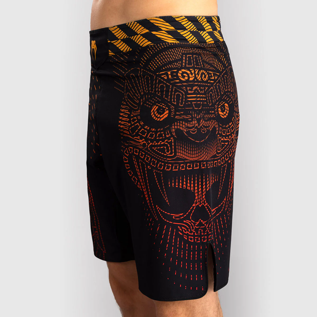 Spodenki MMA Venum Quetzal Fury Czarny-czerwony  - Image 2