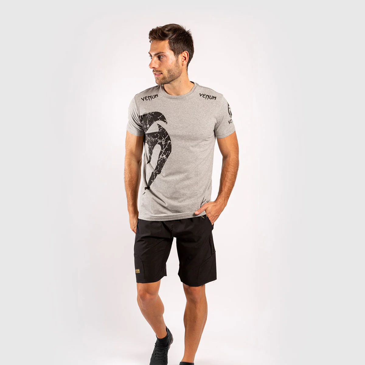 T-Shirt w Bawełna Venum Giant Szaro-Czarny  - Image 7