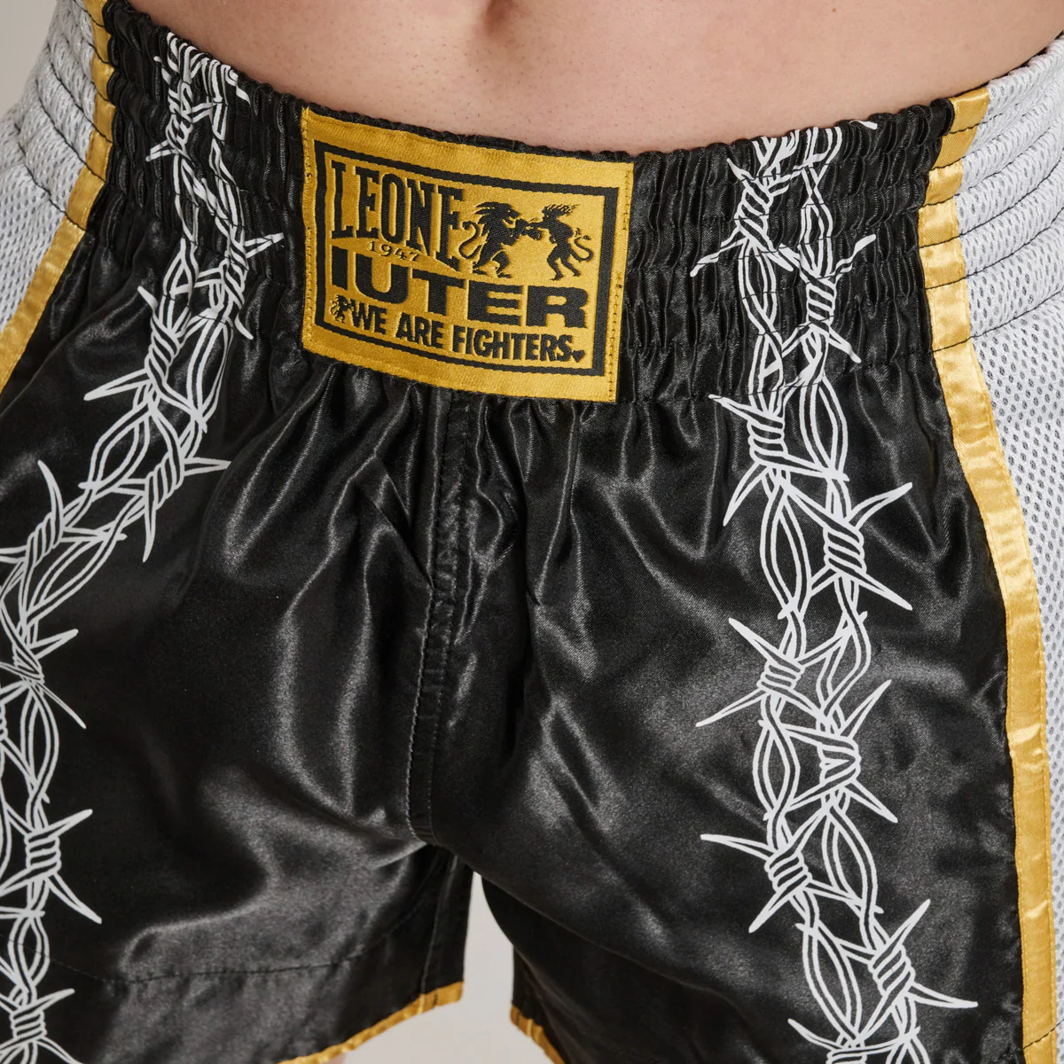 Spodenki kick-thai Leone IUTER Barbed Wire AB05IU Czarny  - Image 6