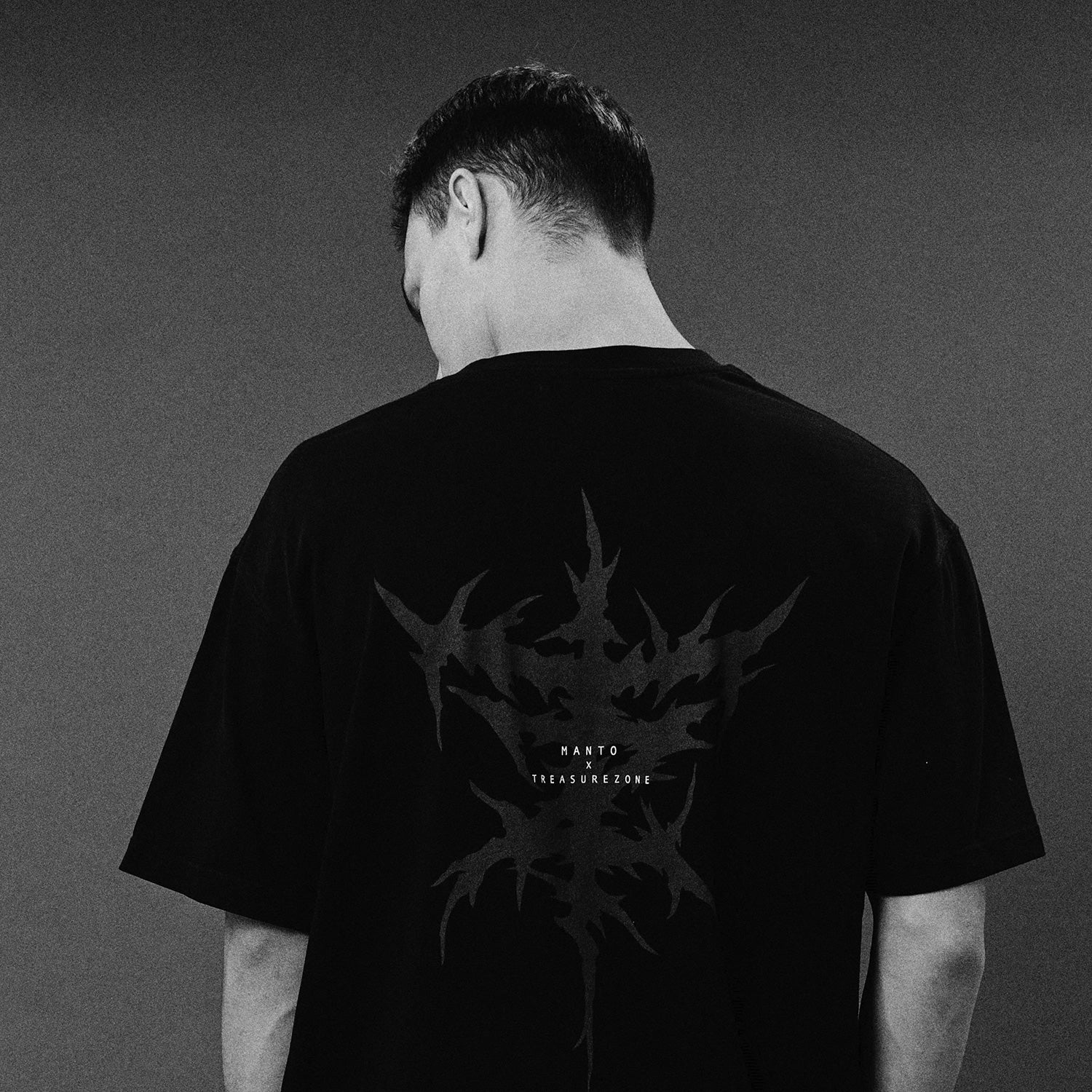 T-shirt oversize Manto Treasure Zone Czarna  - Image 6