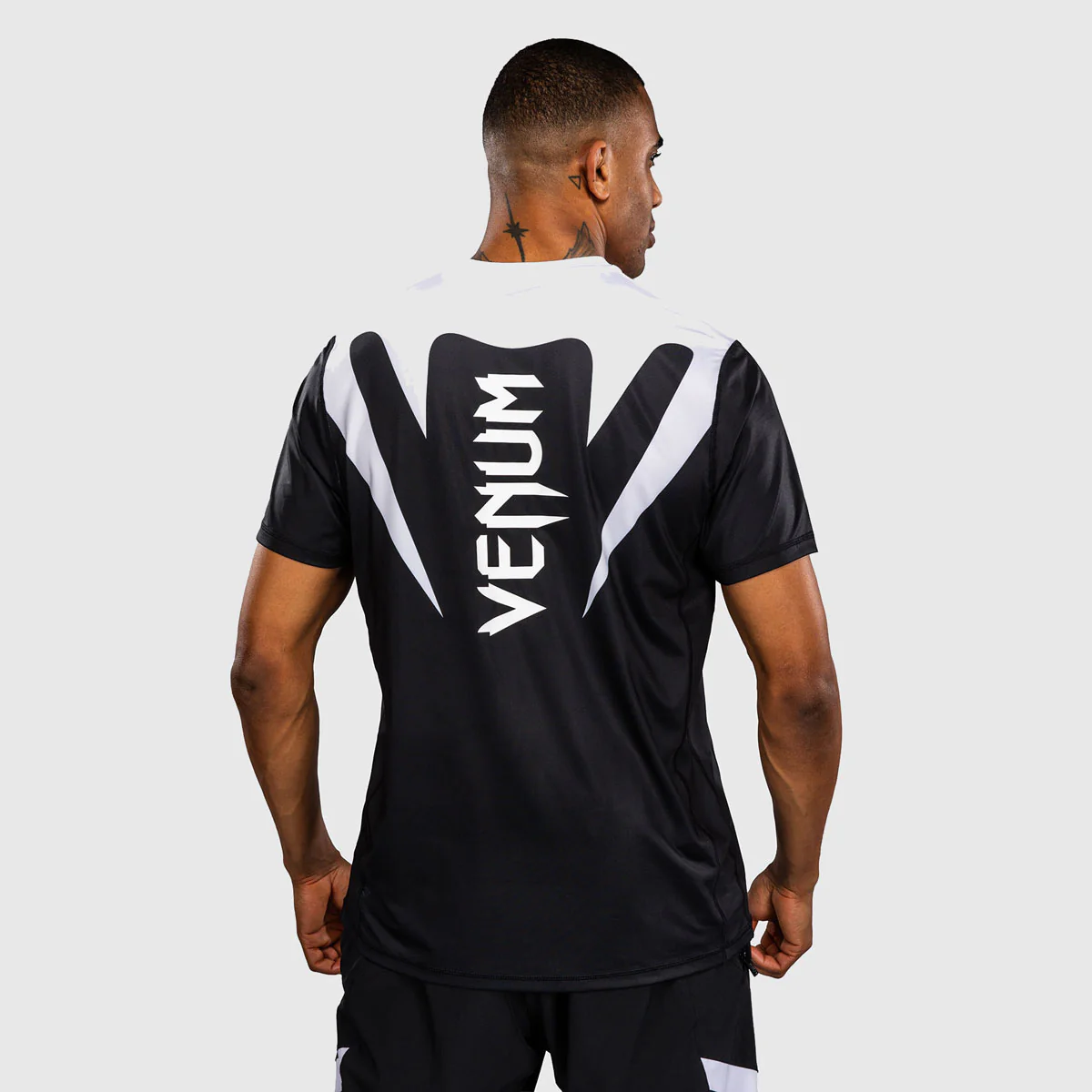 T-shirt Venum Attack 90 Dry Tech Czarno-biały  - Image 3