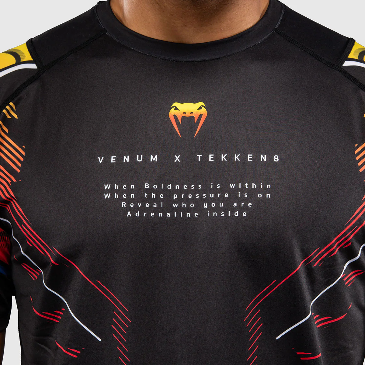 T-shirt Venum Dry Tech Tekken 8 Yoshimitsu Czarny-pomarańczowy  - Image 4