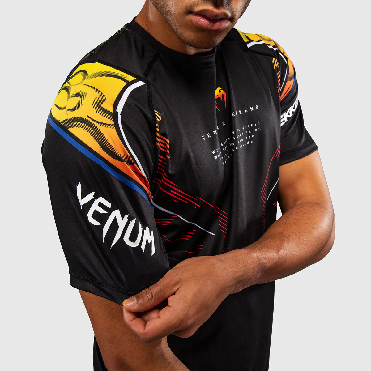 T-shirt Venum Dry Tech Tekken 8 Yoshimitsu Czarny-pomarańczowy  - Image 5