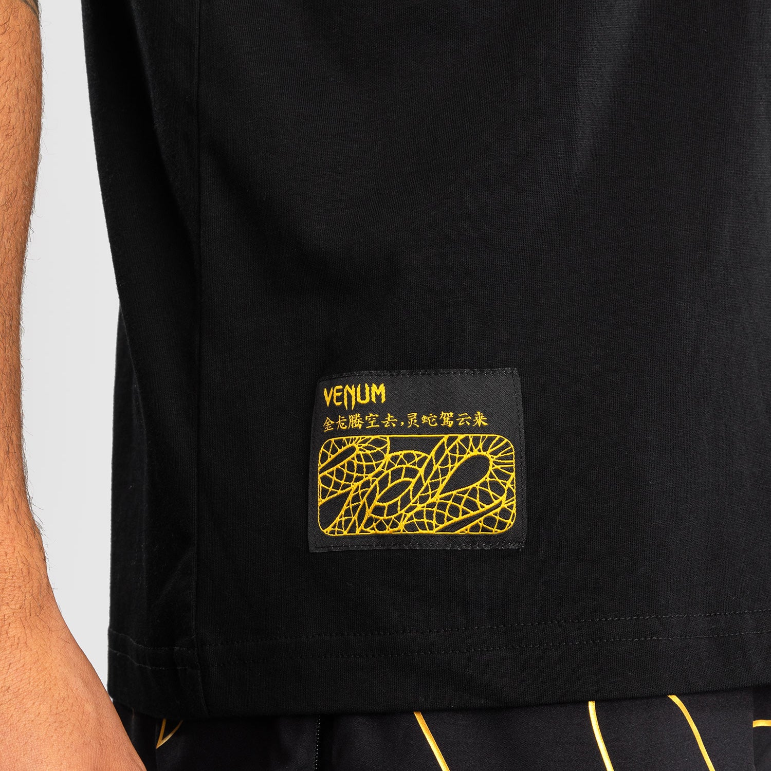 T-shirt Venum Serpenti Czarny  - Image 7
