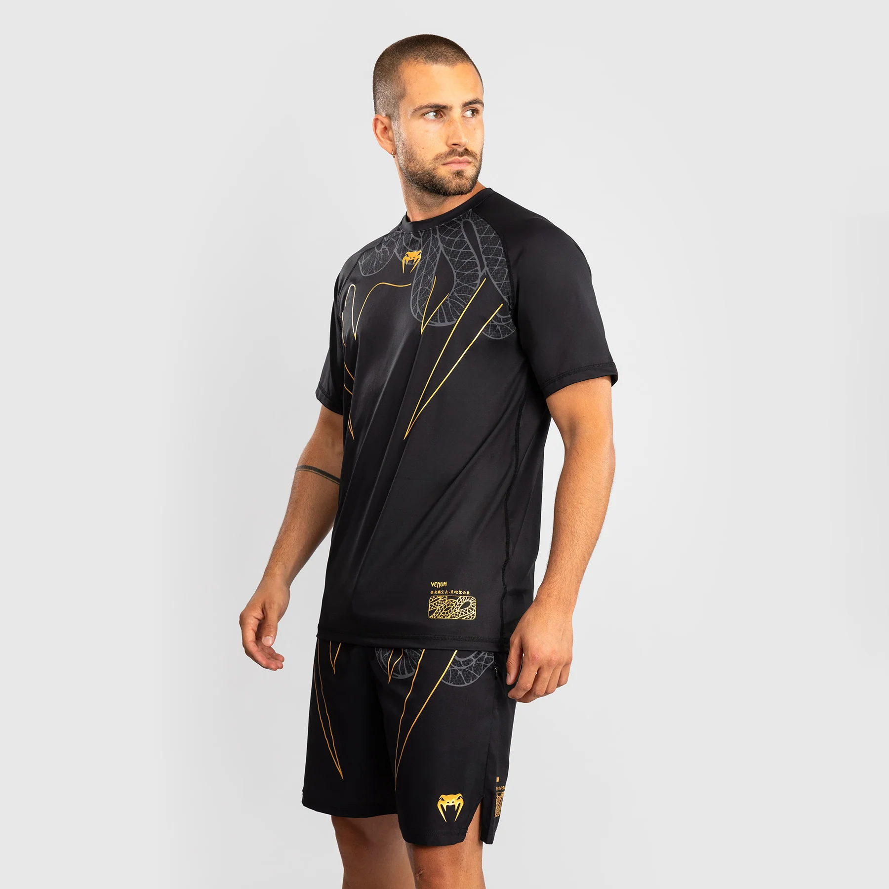 T-shirt Venum Serpenti Dry Tech Czarna  - Image 2