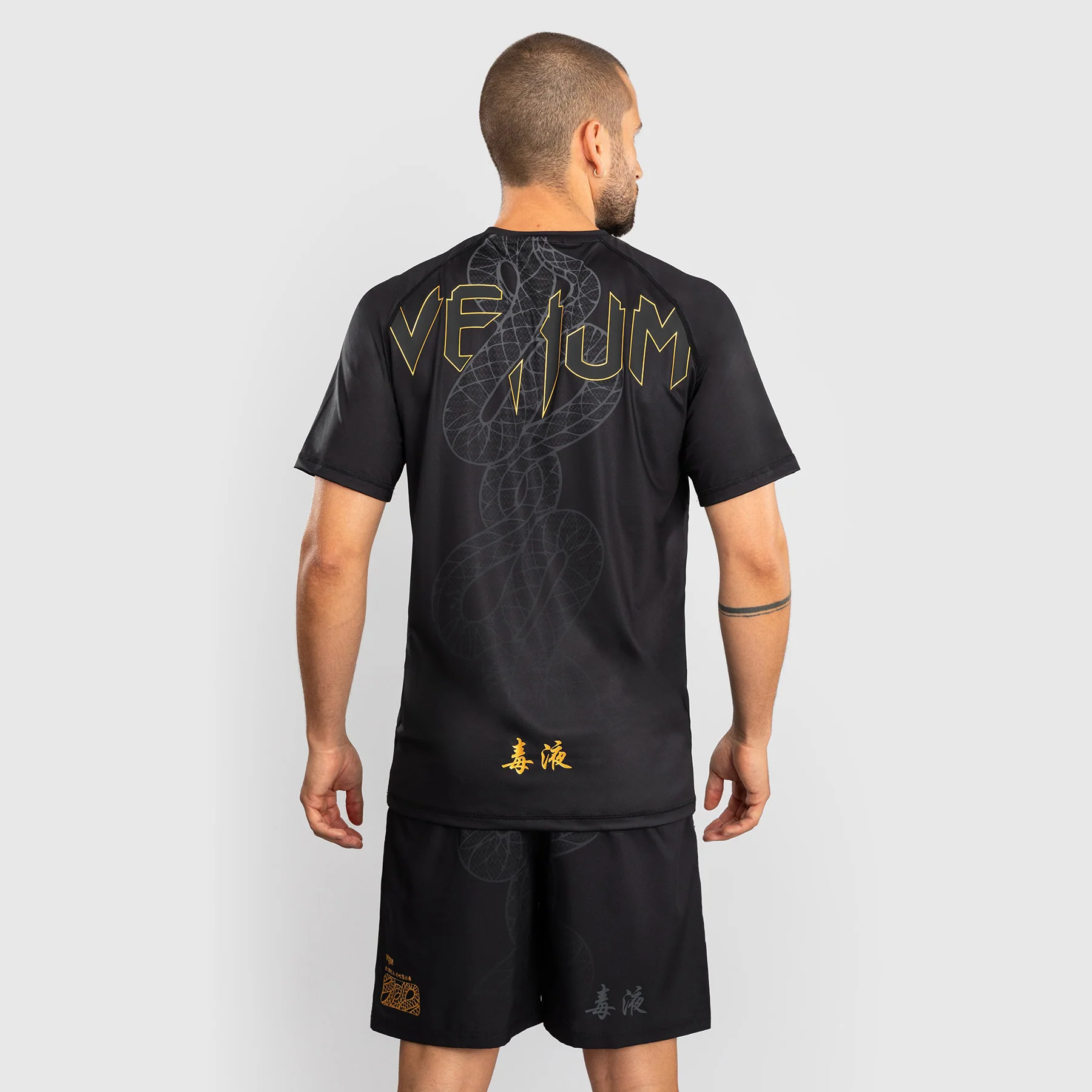 T-shirt Venum Serpenti Dry Tech Czarna  - Image 3