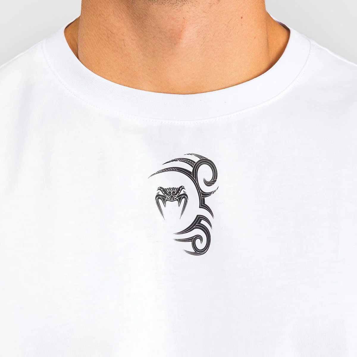 T-shirt Venum x Mike Tyson Tiger Biały  - Image 4