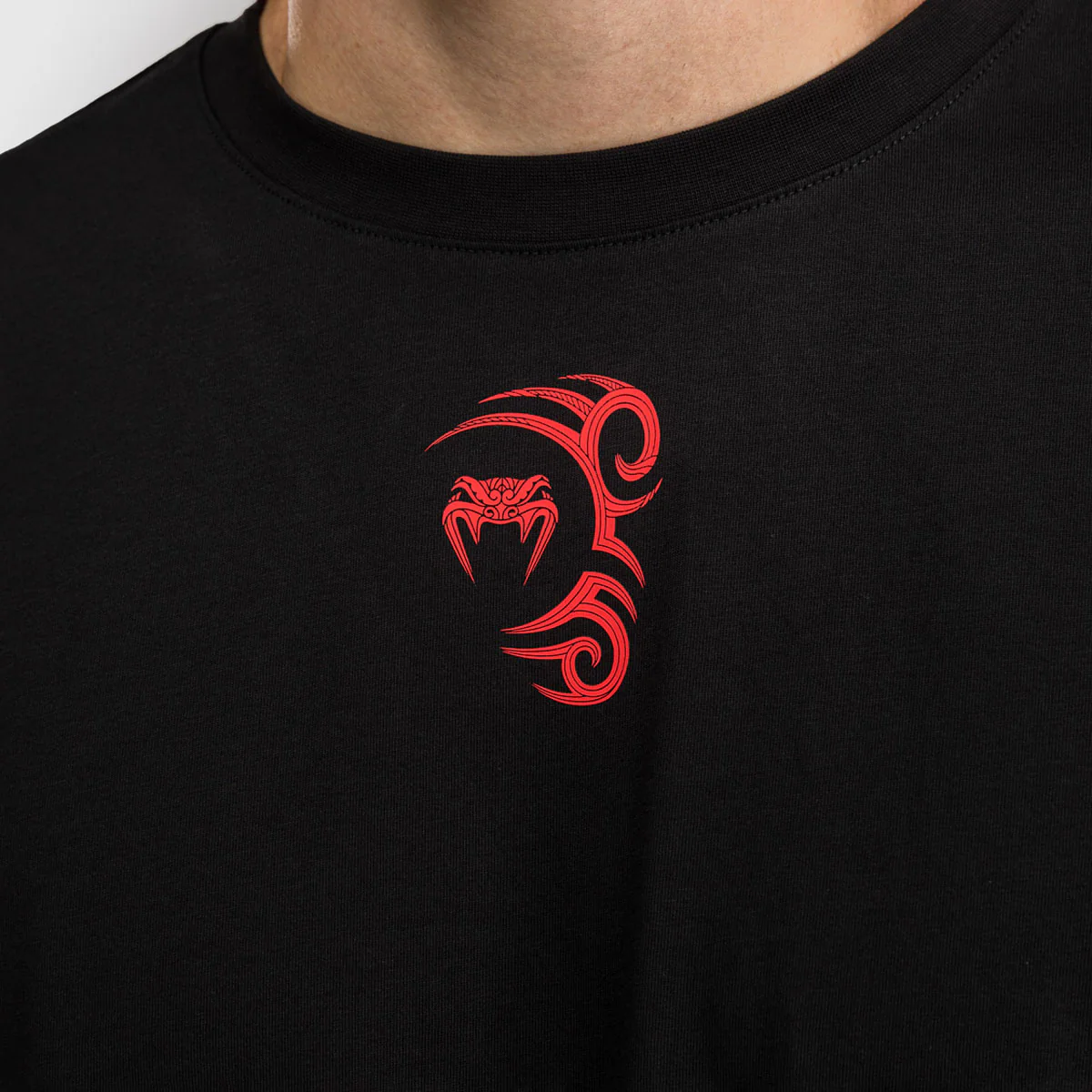 T-shirt Venum x Mike Tyson Tiger Czarny  - Image 6