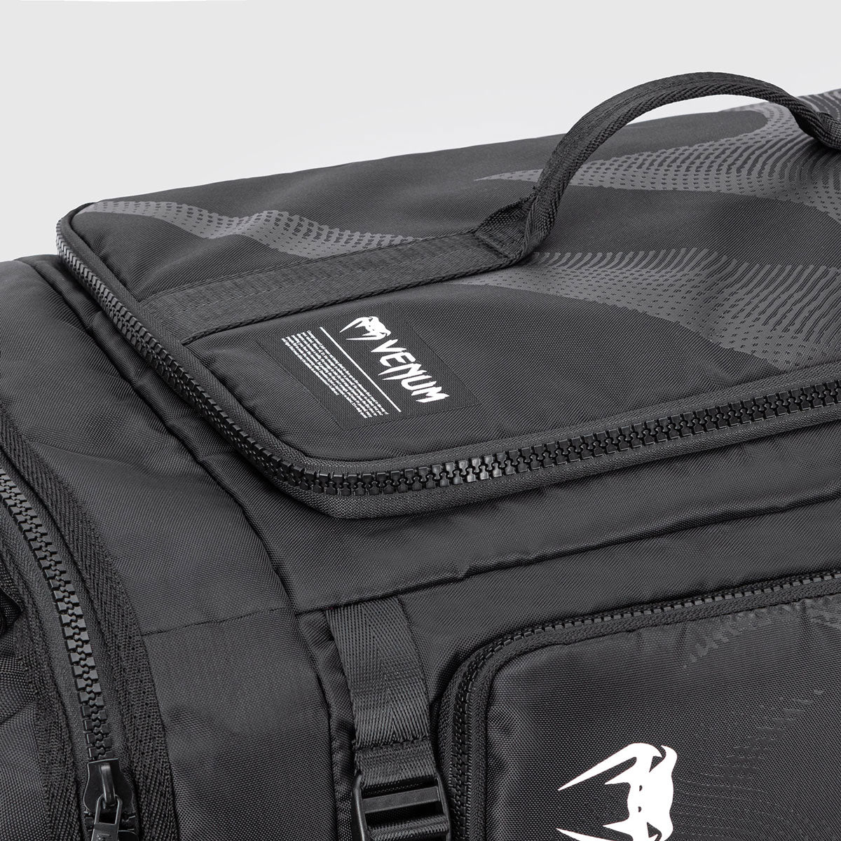 Torba podróżna Venum Shockwave Convertible 60 Lt Czarna  - Image 7